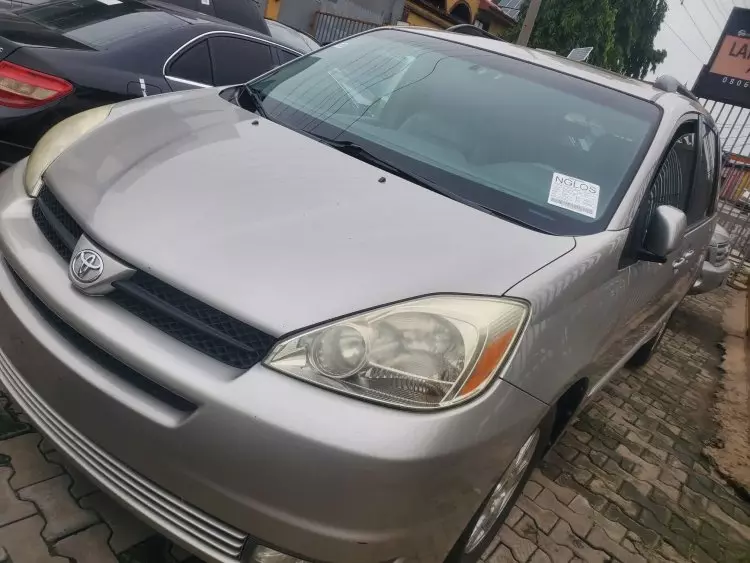 Toyota Sienna