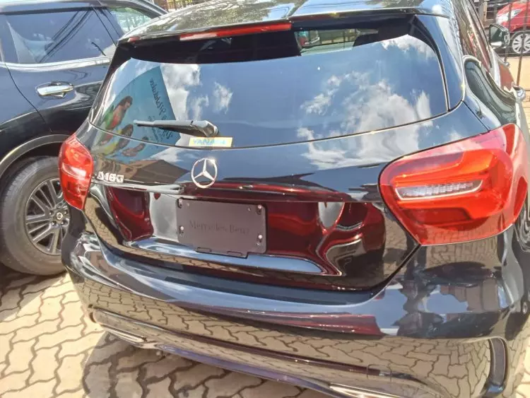 Mercedes-Benz A 180