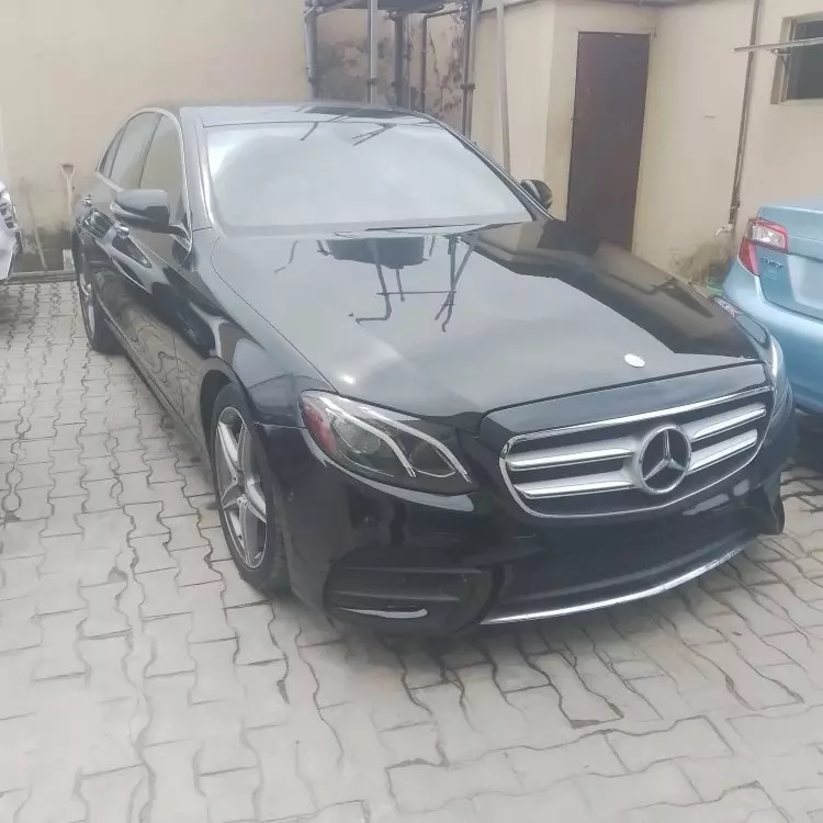 Mercedes-Benz E 300