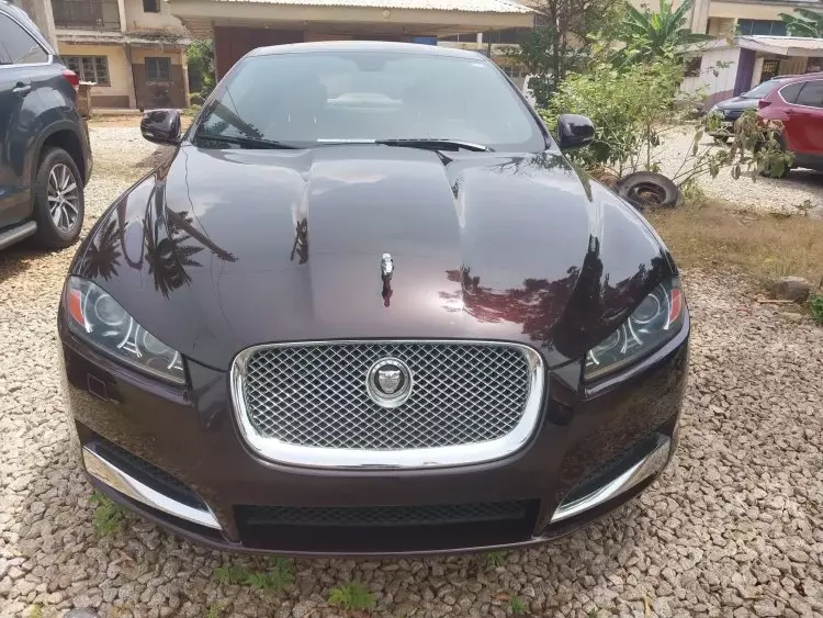 Jaguar XF