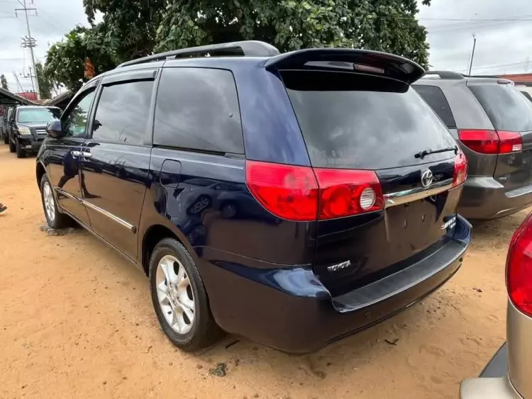 Toyota Sienna