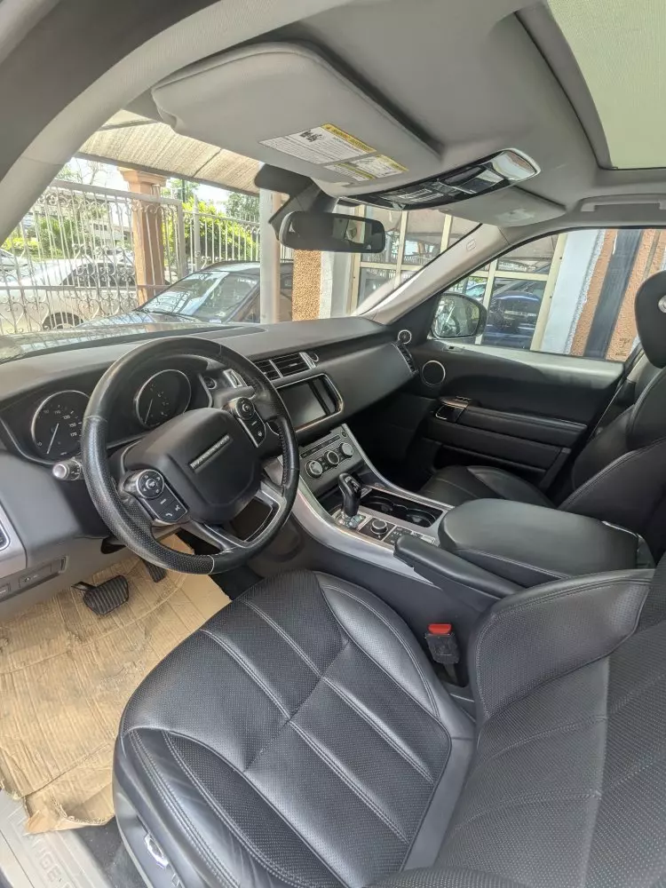 RANGE ROVER HSE LR4