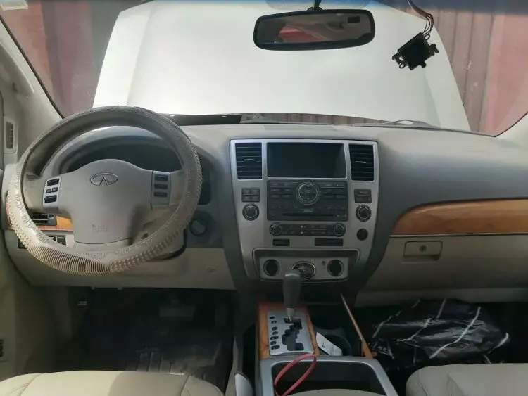 Infiniti QX56