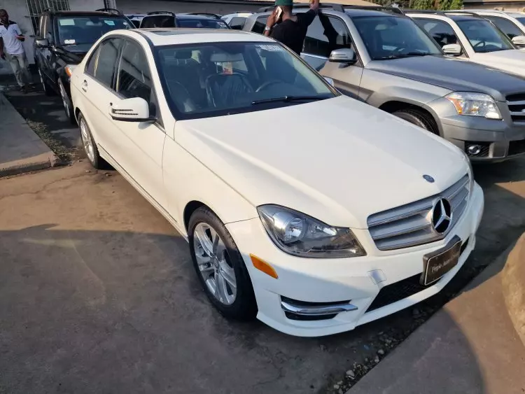Mercedes-Benz C 300