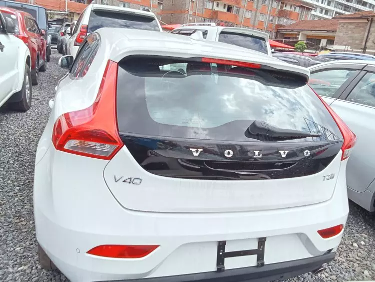 Volvo V40