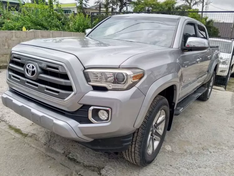 Toyota Tacoma
