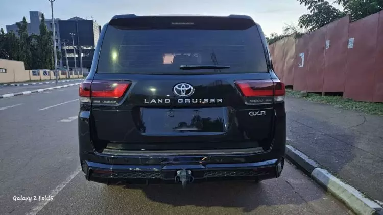 Toyota Landcruiser 300 GXR