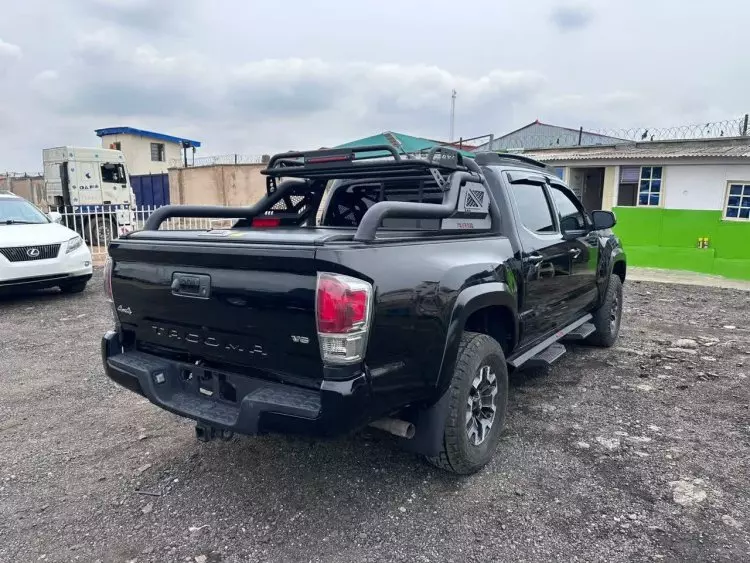 Toyota Tacoma