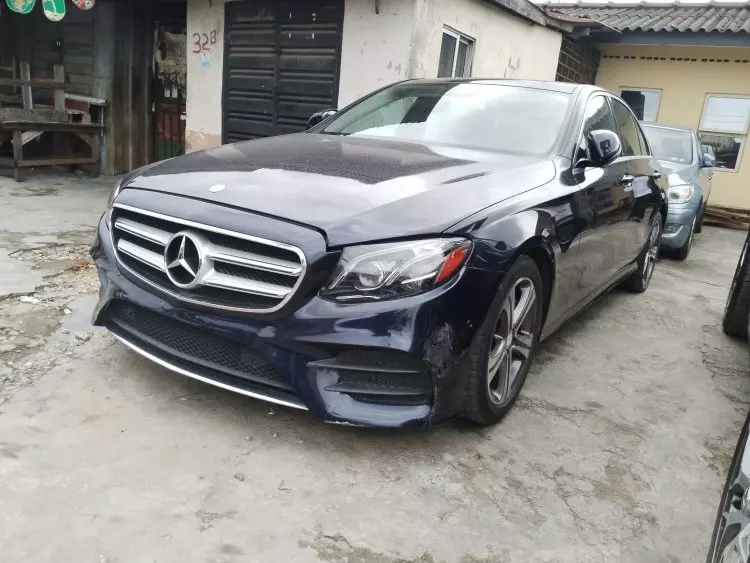 Mercedes-Benz E 300