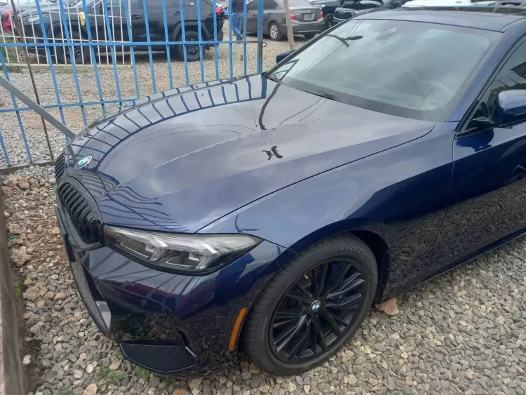 BMW 330i