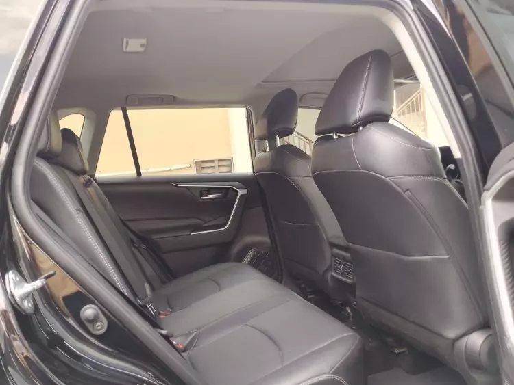 Toyota Rav 4 8AT 2.5l (Adventure Grade)