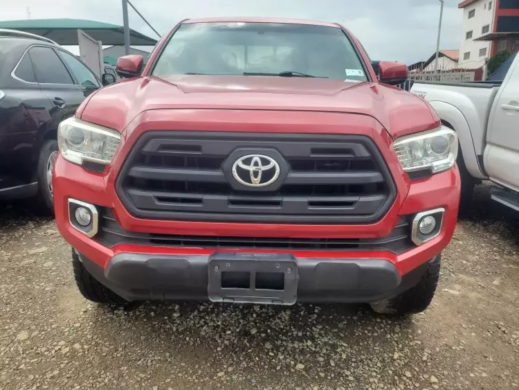 Toyota Tacoma