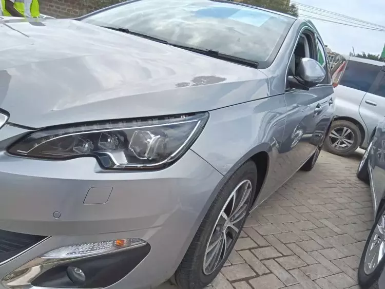 Peugeot 308
