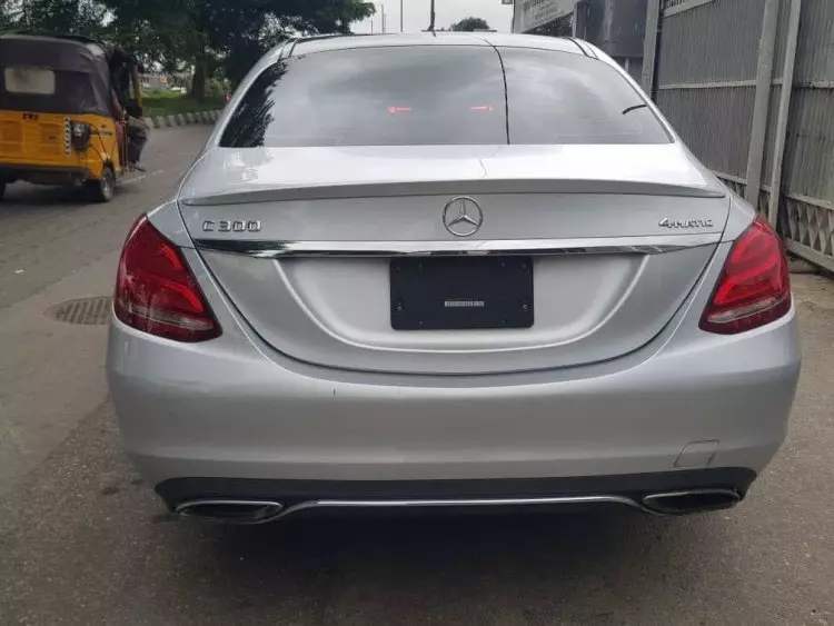 Mercedes-Benz C 300