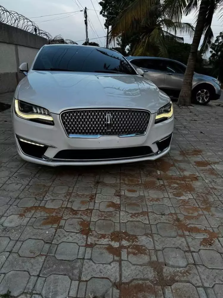 Lincoln MKZ