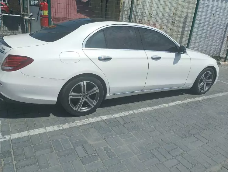 Mercedes-Benz E 300