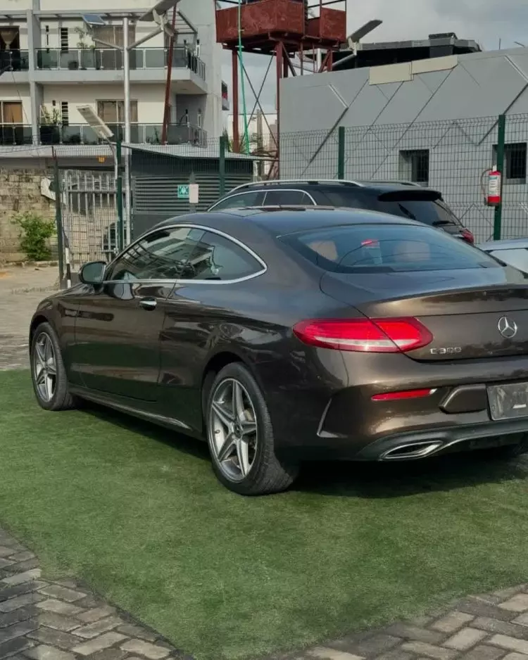 Mercedes-Benz C 300