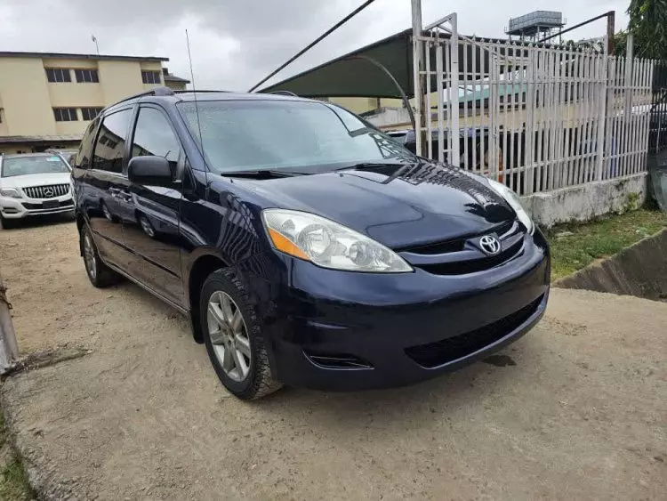 Toyota Sienna
