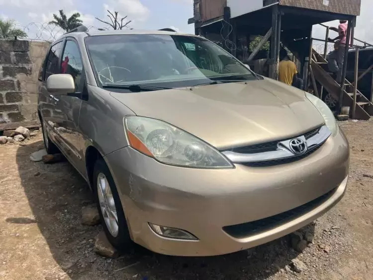 Toyota Sienna