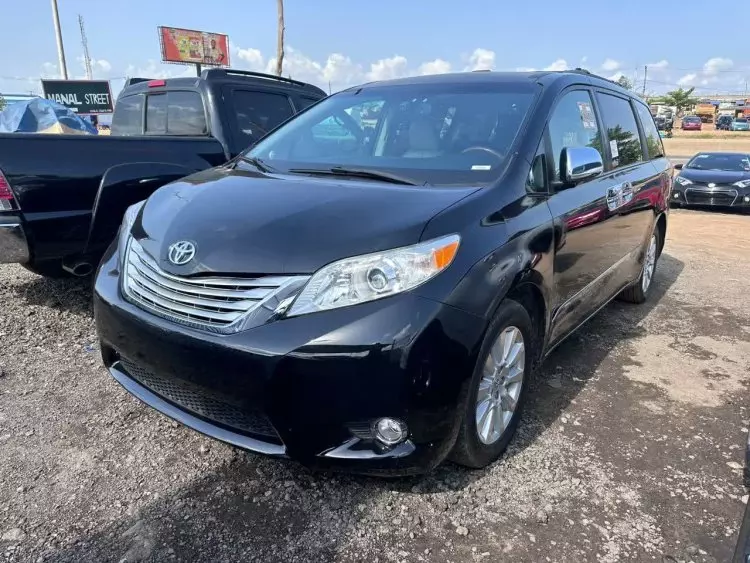 Toyota Sienna