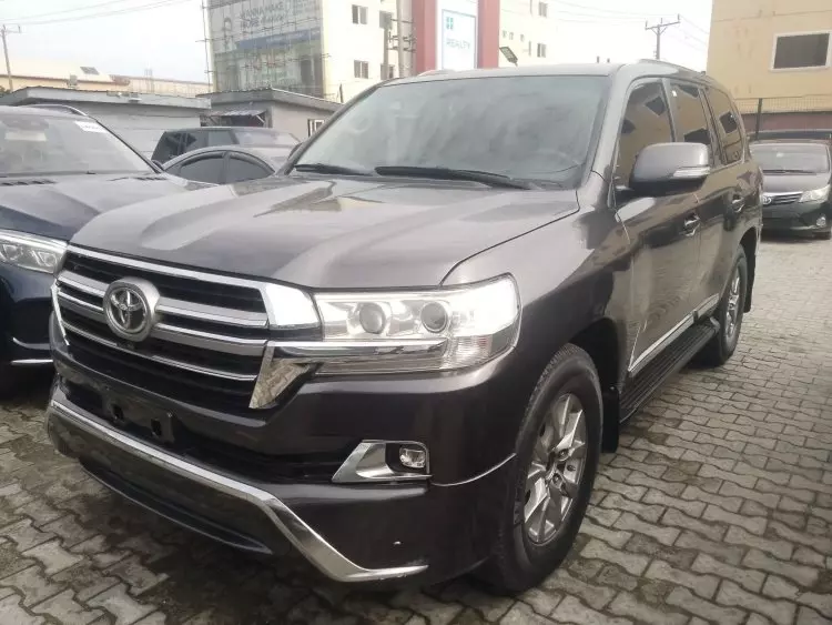 Toyota Land Cruiser VX