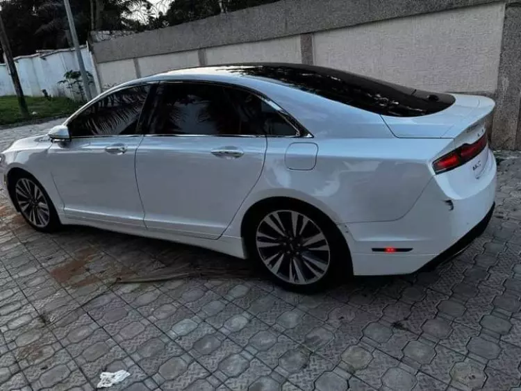 Lincoln MKZ