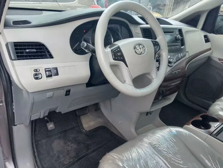 Toyota Sienna