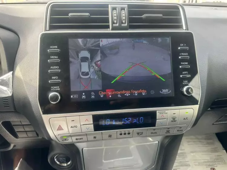 Toyota  Land Cruiser VXR V8