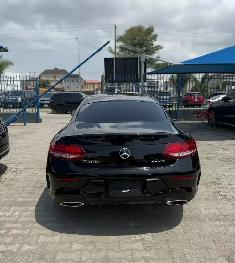 Mercedes-Benz C 300
