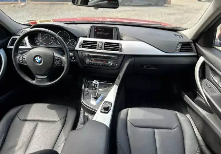 BMW 328i