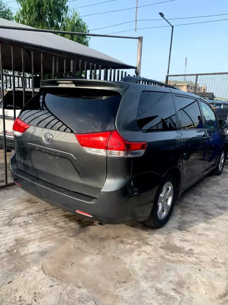 Toyota Sienna
