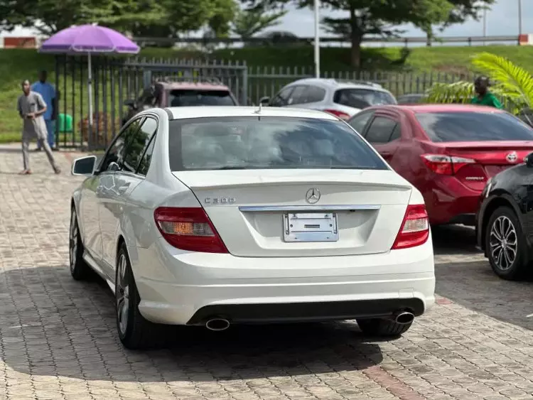 Mercedes-Benz C 300