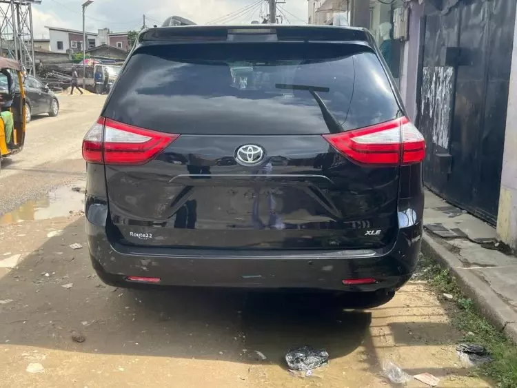 Toyota Sienna