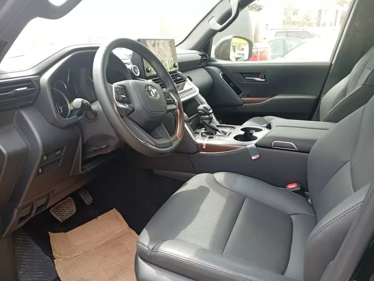 Toyota Land Cruiser GXR