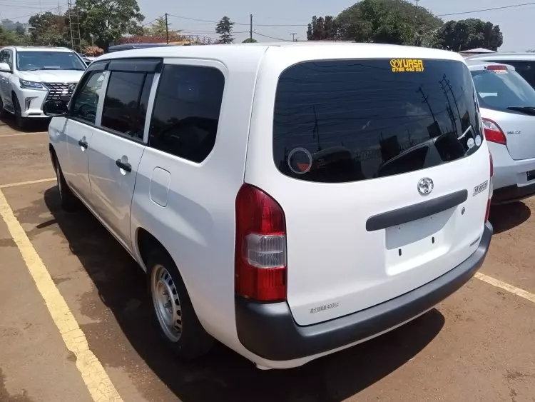 Toyota Succeed 