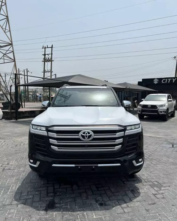 Toyota Land Cruiser GXR