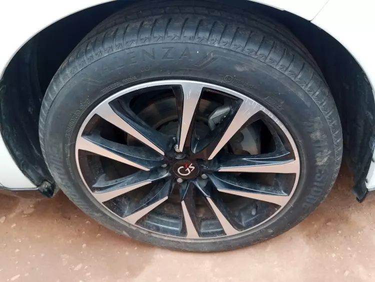 Toyota Harrier GS