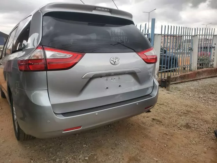 Toyota Sienna