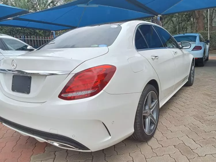 Mercedes-Benz C 200