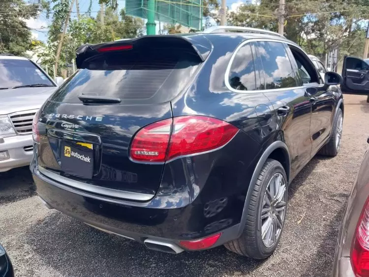 PORSCHE Cayenne