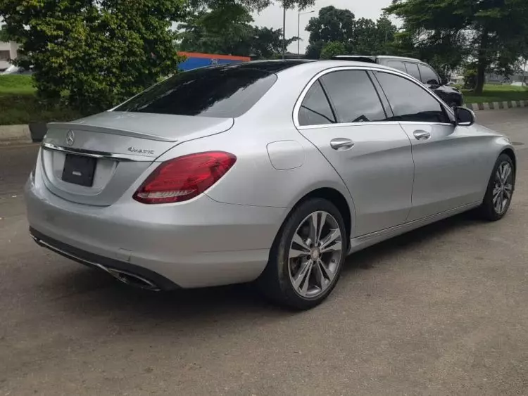 Mercedes-Benz C 300