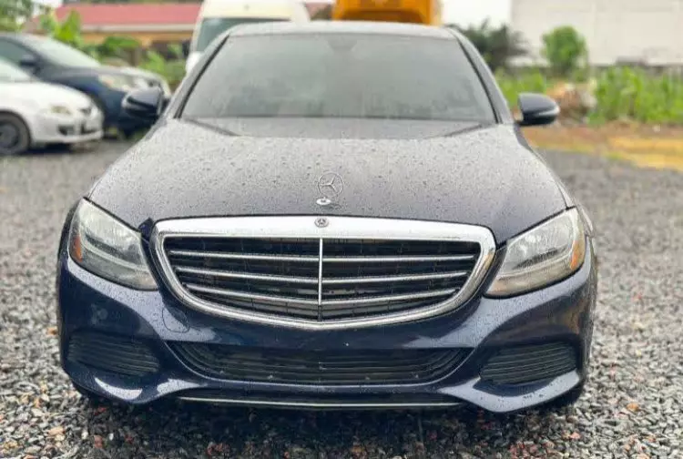 Mercedes-Benz C 300