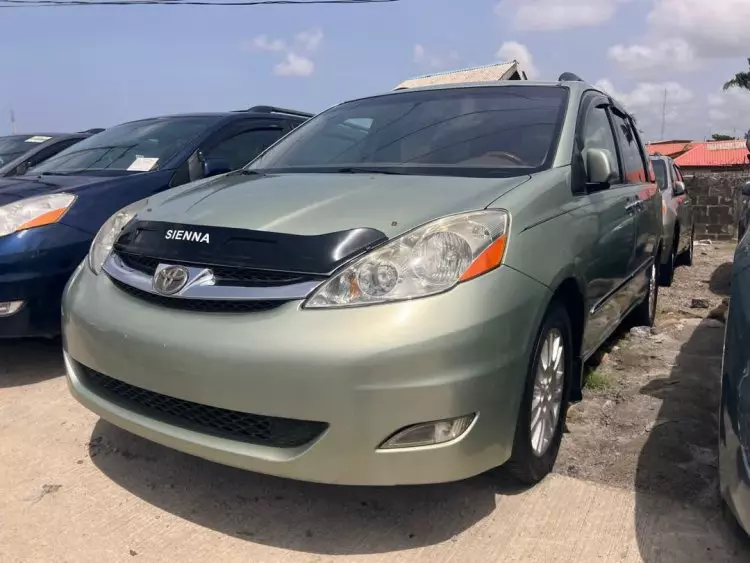 Toyota Sienna