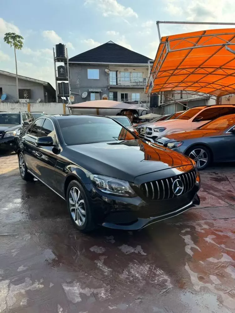 Mercedes-Benz C 300