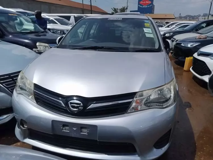 Toyota Fielder 