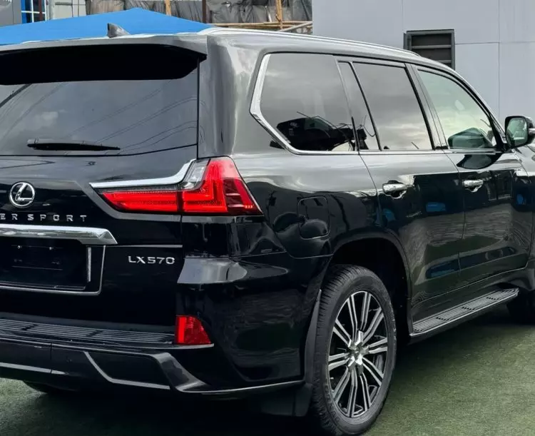 Lexus LX 570