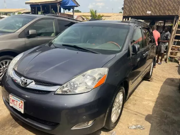 Toyota Sienna