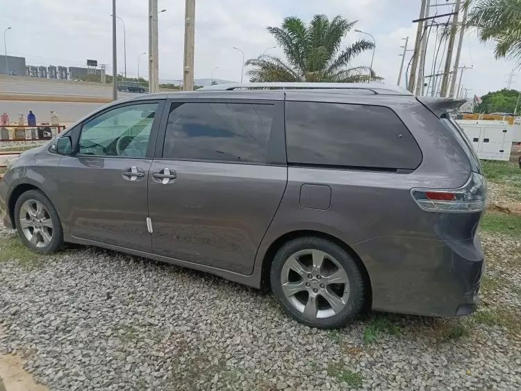 Toyota Sienna