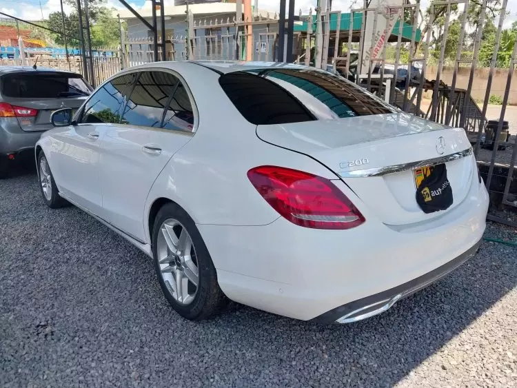 Mercedes-Benz C 200
