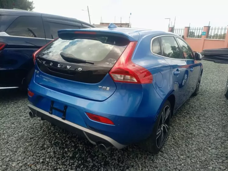 Volvo V40
